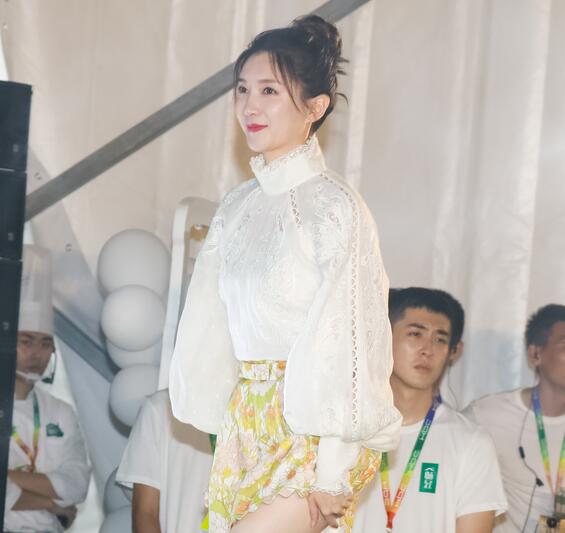 #114 江疏影 高跟特写