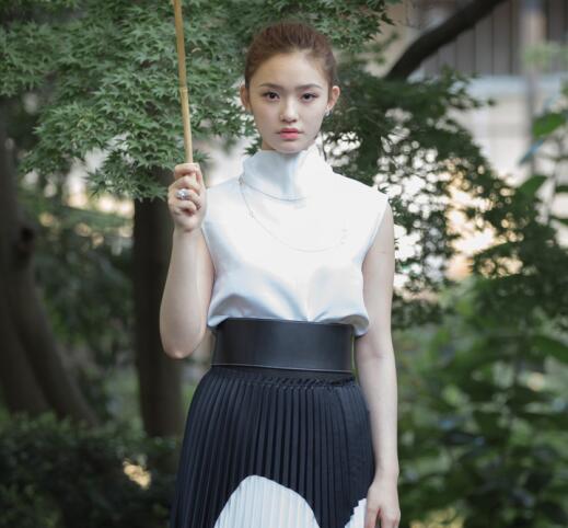 #181 林允 美照