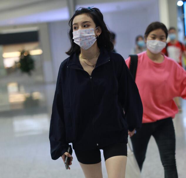 #509 宋祖儿 机场